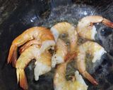Foto langkah ke 1 dari resep Udang Masak Belimbing.