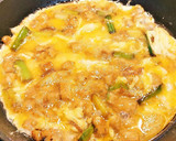 Foto del paso 5 de la receta: Huevos revueltos con Ajetes y Pollo