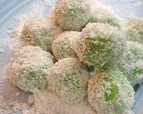 Foto langkah ke 6 dari resep Kelepon dengan kelapa kering (porsi kecil).