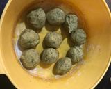 A picture of step 3 of Leftover dal palak thepla.