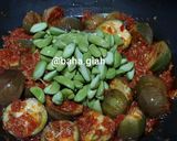 Foto langkah ke 3 dari resep Sambal Pete Terong Bulat.