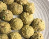 Foto del passaggio 2 della ricetta Polpette di pane al sugo