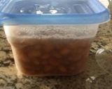 A picture of step 2 of Enfrijoladas.