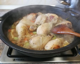 Foto del paso 3 de la receta: Jamoncitos de pollo en salsa casera