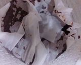 صورة لخطوة 3 من وصفة حلوى الموزاييك الطيبة 😋😋