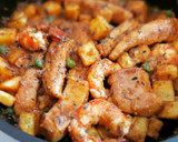 Foto del paso 11 de la receta: Tiras de pota en salsa de avellanas con gambas y patatas