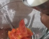 Foto langkah ke 3 dari resep Jus tomat susu praktis.
