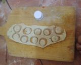 Foto langkah ke 8 dari resep Kue bawang tanpa telur.