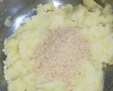 A picture of step 2 of Chicken stuffed sandwich without bread.