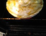 A picture of step 3 of Chicken, mushrooms leek & gravy pie.