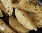 Foto langkah ke 2 dari resep Potato wedges oven / kentang panggang.