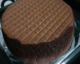 Foto langkah ke 10 dari resep Chocolate Cotton Sponge Cake.