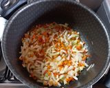 Foto del paso 4 de la receta: Cazuela de Mariscos con arroz 🍤🦐🦑🍚 | Fácil y riquísima 😋