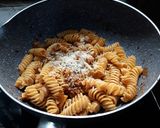 Foto langkah ke 6 dari resep Fusilli Saus Arabiatta dengan Nanas.