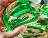 A picture of step 18 of Green & White Swirl Bread.