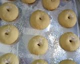 Foto langkah ke 2 dari resep Donat maizena.