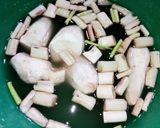 Foto langkah ke 1 dari resep Gulai Asam Lompong Ikan Pilot (Gulai Masam Keladi Ikan Pilot).