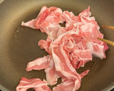 A picture of step 5 of Easy! Stir-Fried Udon with Mentsuyu Sauce.