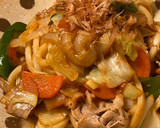 A picture of step 12 of Easy! Stir-Fried Udon with Mentsuyu Sauce.