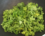 Foto del paso 2 de la receta: Pak choi y kale con aliño japonés