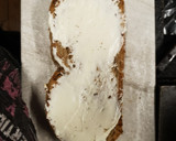 Foto del paso 3 de la receta: 🍄🍄Tosta de setas y cebolla caramelizada con huevo revuelto🍄🍄