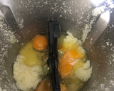 Foto del paso 2 de la receta: Magdalenas de pueblo con sabor a limón (Mambo/Thermomix)