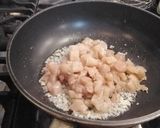 Foto del paso 2 de la receta: Pollo a la mostaza y miel con puré