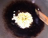 Foto langkah ke 3 dari resep Sawi Siram Jamur Lada Hitam.