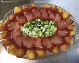Une image de l'étape 10 de Salade surprise de pommes de terre aux tomates cerises, petits oignons blancs et lomo fumé.