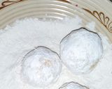 A picture of step 1 of Yam Balls et Minced Sauce.