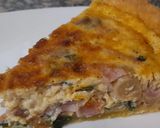 Foto del paso 11 de la receta: Quiche de Champiñones, cebolla de verdeo, panceta y jamón
