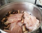 Foto del paso 2 de la receta: Pollo con salsa de champiñones