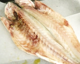 Foto del paso 5 de la receta: 🐟 Lubina a la plancha con compota de pera 🍐