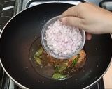 A picture of step 4 of Fried Aloo Baingan.
