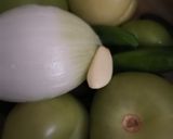 Foto del paso 2 de la receta: Tortitas de huevo en chile verde