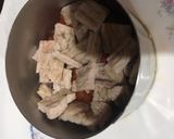 Foto del paso 12 de la receta: Sopa de cocido y timbal de filete de cerdo con cebolla caramelizada y pimientos asados