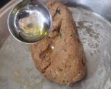 A picture of step 3 of Jowar-Bajri Thalipeeth.