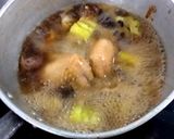 รูปขั้นตอนการทำที่ 4 ของ หมี่เหลืองปีกไก่ตุ๋นมะระ