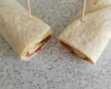 Foto del paso 4 de la receta: Rollitos de tortilla de queso y jamón