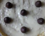 Foto del passaggio 4 della ricetta Crostata crema, grano e ovetti di cioccolata