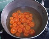 Foto langkah ke 2 dari resep Bening Bayam Wortel.