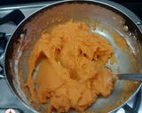 A picture of step 2 of Tri colour goli idli.