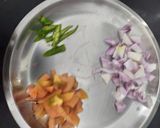दुधी भोपळ्याच्या किसाची भाजी (dudhi bhopalyachi khisachi bhaj recipein marathi) रेसिपी स्टेप 3 फोटो 