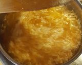 Tojásleves kenyérkockával recept fázis 3 fotója