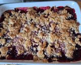 Meggyes-málnás crumble (morzsasüti) recept fázis 1 fotója