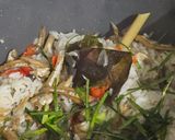 Foto langkah ke 6 dari resep Nasi Liwet Daun Jeruk Teri Jengki.