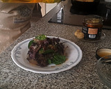 Foto del paso 9 de la receta: Ensalada templada de setas, alcachofas en escabeche y gambas