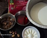 A picture of step 1 of Gulkand Milkshake.