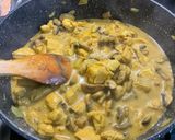 Une image de l'étape 12 de Poulet à la crème, champignons et épices.