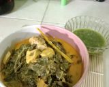 Foto langkah ke 3 dari resep 07. Sayur daun singkong ayam favorit suami.